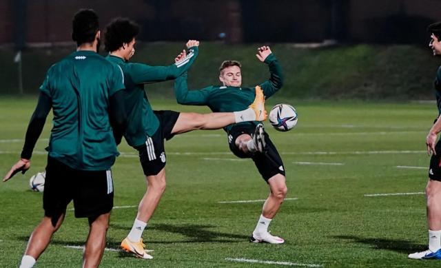 开云官方网站-折腾之旅与热身赛过后，拜仁还差一场登基“六冠王”